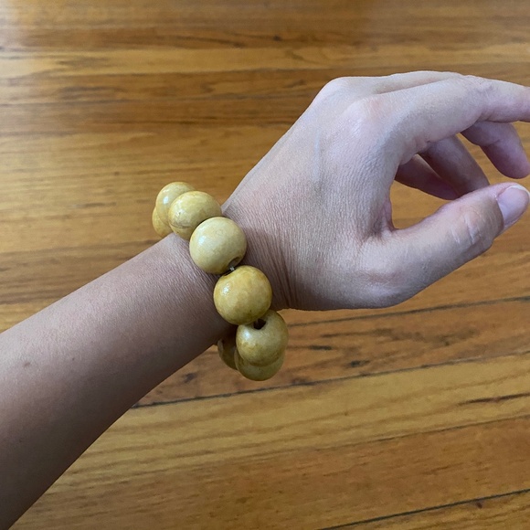 Kendi Amani wood ball bracelets (set of 3), color: multi brown - Picture 4 of 11